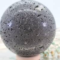 GROSSE Basaltlava Edelsteinkugel 60 mm, Meditation und Heilsteine, glänzende Kugel, Wunderbarer Kristall Bild 4