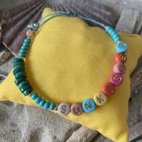 Midsummer - Bunte sommerliche Perlen-Armbänder mit Schriftzug in Neon-Farben und einzigartigen Perlen Bild 9