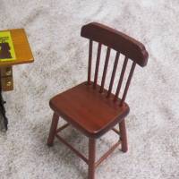 Miniatur Stuhl in braun  für das Puppenhaus oder zur Dekoration oder zum Basteln - Puppenhaus - Krippenbau Diorama Bild 1