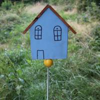 Gartenstecker Haus blau Holz handgefertigt Bild 1