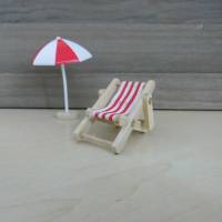 Miniatur Strandszene Leuchtturm Liegestühle und Sonnenschirm    zur Dekoration oder zum Basteln für den Feengarten Bild 3