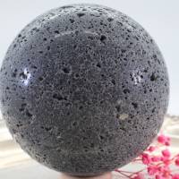 GROSSE Basaltlava Edelsteinkugel 90 mm, Duftkugel, Meditation und Heilsteine, glänzende Kugel, Wunderbarer Kristall Bild 2