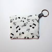 Kleines Täschchen, Geldbeutel, Schlüsselanhänger, weiß mit schwarzen Musiknoten Bild 3