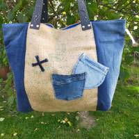 Upcycling Shopper / Strandtasche / Handtasche aus einem schicken Kaffeesack und einer Jeans Bild 3