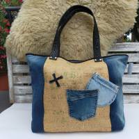 Upcycling Shopper / Strandtasche / Handtasche aus einem schicken Kaffeesack und einer Jeans Bild 4