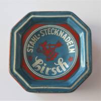2 eckige Vintage Blechdosen Stahlstecknadeln Hirsch Bild 2