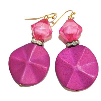 Leichte handmade Ohrringe funkelnd in rosa pink Glas und Holz fuchsia boho chic handgemacht