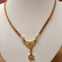 Dirndlkette / Trachtenkette Granatkette aus facettiertem, afrikanischem Granat-Perlen-Strang mit goldfarbigem Mittelteil Bild 4