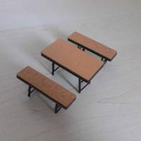 Miniatur Biertisch - Garnitur 1 Tisch + 2 Bänke    für das Puppenhaus oder zur Dekoration oder zum Basteln Bild 2