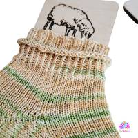 Kurzschaft-Socken, Größe 36/37, aus Sockenwolle mit Baumwolle, handgefärbt, Farbe: Kiwi Bild 3