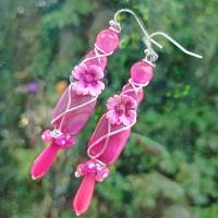 Lange Ohrringe handgefertigt Blüten an pink Achat fuchsia rosa Rechteck in wirework rosa Bild 1