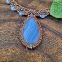Makramee-Halskette mit blauem Chalcedon und Edelstahlperlen Bild 2
