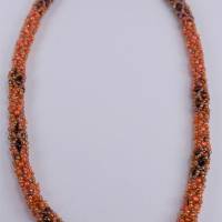 Halskette handgefädelt in  verschiedenen  Orange-Lachs- und Brauntönen Bild 1