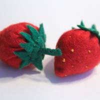 Filz Erdbeeren in verschiedenen Größen für den Kaufladen, Kinderküche, Spielküche Bild 4