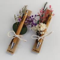 Kugelschreiber personalisiert Geschenk mit Trockenblumen Deko Bambus individueller Gravur schwarz Kuli Stift Holz Bild 5