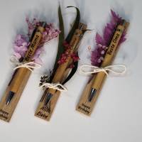 Kugelschreiber personalisiert Geschenk mit Trockenblumen Deko Bambus individueller Gravur schwarz Kuli Stift Holz Bild 7