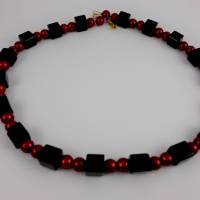 K001 Perlenkette rot schwarz Halskette Kette Einzelstück Handarbeit Schmuck Bild 1