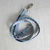 Schlüsselband Schlüsselanhänger lang Karabiner Blautöne Bild 1