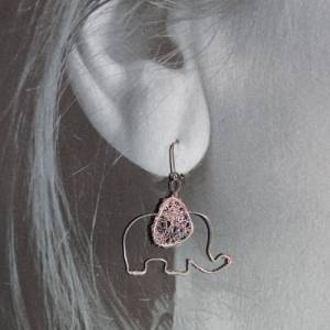 Elefanten Ohrringe aus Silberdraht, handgeformt, mit rosa Draht umwickelt, Haken aus 925 Sterlingsilber, filigran, niedl Bild 4