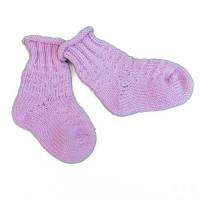 Gestrickte Baby-Socken in Rosa mit Muster aus 100 % Merinowolle Bild 2