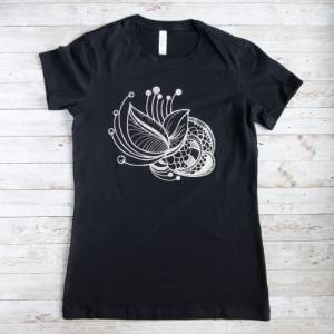 T-Shirt in schwarz mit einem Pflanzen-Motiv,schwarzes Damen T-Shirt,T-Shirt mit einen Pflanze, Einzelstück Größe L Bild 1