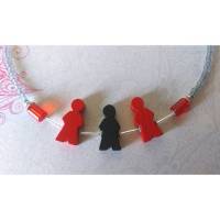 MAN IN RED & BLACK/kette/kurze kette/collier/figur/spielfigur/geschenk für sie/mensch/erzieherin/lehrerin/kindergärtnerin/bunte kette/halskette Bild 2