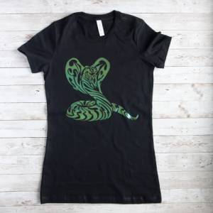 T-Shirt für Damen mit einer Schlange, schwarzes Damen T-Shirt,Damen T-Shirt in schwarz mit Schlange Bild 1