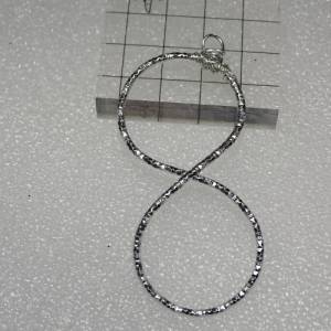 Unendliche Faszination: Silberfarbener "Infinity 8" Anhänger mit Diamantschliff 7x4cm für zeitlosen Glanz Passen Bild 2