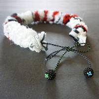 Halskrause aus Biobaumwolle mit handgemachten Bändern und bestickten Perlen-Kugeln Bild 9