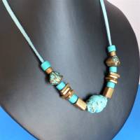 Halskette mit Keramikperlen, türkis bronze, Velourband mit Schiebeknoten, Halskette aus Keramikperlen, Keramikschmuck Bild 1