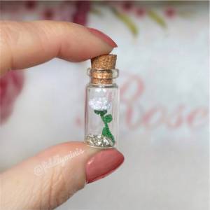 Gehäkelte Mini Rose im Glasflakon - Einzigartiges Geschenk zur Hochzeit, zum Valentinstag oder Geburtstag Bild 4