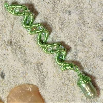 Haarperle mit Zuchtperle und Glasperlen grün handmade Haarschmuck auch für Dreads wirework handgemacht
