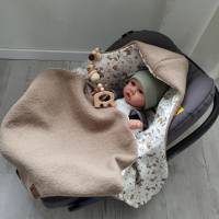 Kuschelige Einschlagdecke für Babyschale aus 100% Walkloden Wolle–Beige Waldtiere Jersey Taufe Geburt Herbst Winter Bild 1