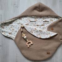 Kuschelige Einschlagdecke für Babyschale aus 100% Walkloden Wolle–Beige Waldtiere Jersey Taufe Geburt Herbst Winter Bild 9