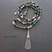 Bettelkette lang Quaste Anhänger grün silberfarben Boho Kette Palmsamenperlen Hornperlen Perlenkette Handgefertigt Bild 7