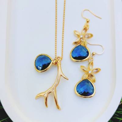 Kette und Ohrringe "Hirschblau"