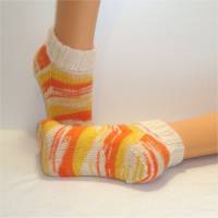 Einzelpaar, handgestrickte Socken Gr. 40-41, Kurzsocken, Damensocken, in natur, orange und gelb Bild 4