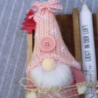 Geschenk Set in Holzschale mit Kerze und Wichtel rosa Bild 4