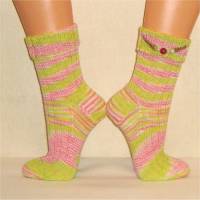 Einzelpaar handgestrickte Socken, Strümpfe Gr. 40/41, Damensocken in grasgrün, pink und weiß Bild 2