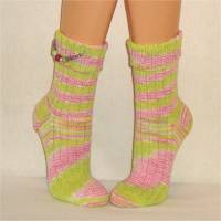 Einzelpaar handgestrickte Socken, Strümpfe Gr. 40/41, Damensocken in grasgrün, pink und weiß Bild 4