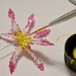 Lilie Drahtblume für immer Deko - pastellfarben  Blütenblatt zierlich  hübsche niedliche Blume romantisch Pflanzenliebha Bild 3