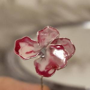 Geschenk für Sie rot weiß Drahtblume filigran federleicht zierlich DIY Zubehör Basteln und herstellen von Karten Schmuck Bild 1