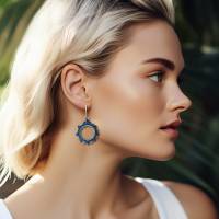 Blaue Ohrringe aus Glasperlen | bunter Ibiza Boho Schmuck | große Creolen Türkis & Gelb | Modeschmuck Silberfarben Bild 2