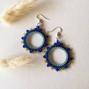 Blaue Ohrringe aus Glasperlen | bunter Ibiza Boho Schmuck | große Creolen Türkis & Gelb | Modeschmuck Silberfarben Bild 9