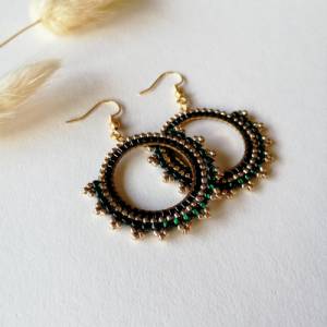 Grüne Perlen Ohrringe | Statementohrringe aus Glas | goldene Perlenohrringe | große runde Ohrhänger | festlicher Schmuck Bild 1