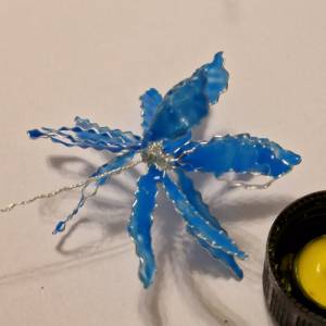 Fine Art Design blaue Drahtblume 10cm Stil Dip Art Blume DIY Hochzeit Cottagecore Hochzeit Ohrringe DIY florale Accessoi Bild 4