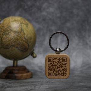 Schlüsselanhänger personalisiert mit Deinen GPS-Koordinaten und QR-Code  Anhänger personalisiert  persönliches Geschenk Bild 4
