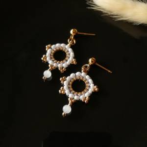 kleine Perlen Ohrringe Weiß Gold | ausgefallener Brautschmuck | zierlich und filigran | schlichter Perlenschmuck Braut Bild 4