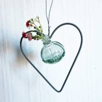 Fensterdeko Herz mit Glas Vase Bild 1