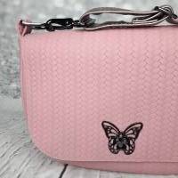 Klassische Handtasche, edel und verspielt aus rosa Kunstleder in Strickoptik, Almendra v. Shamballabags Bild 7
